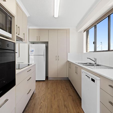 Apartamento Surfside Court - Hosted By Burleigh Letting Gold Coast Exterior foto